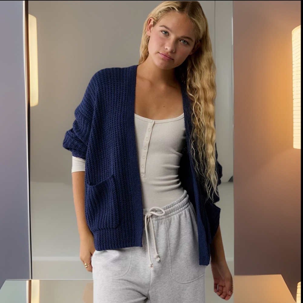 American Eagle Softest Knitting Open Front W/Pockets Cream V Back Cardigan